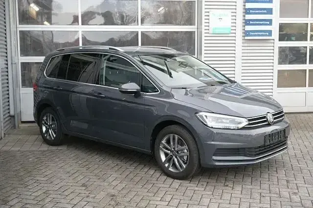 Neu VW Touran Edition 150 PS (110 kW) 2026 Delfingrau metallic Van / Kleinbus