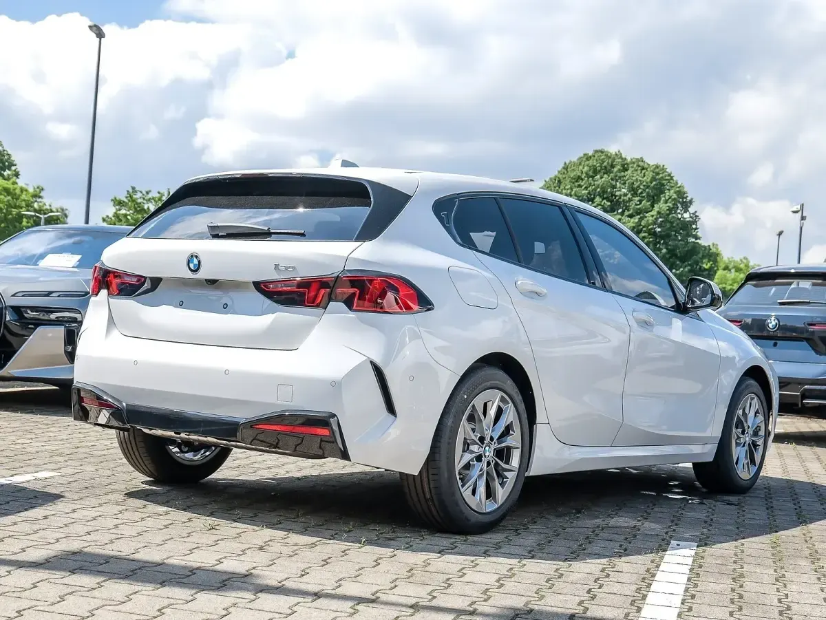 Neu BMW 120 170 PS (125 kW) 2026 Weiß Kleinwagen