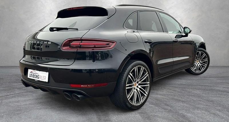 Gebraucht Porsche Macan S 258 PS (189 kW) 2016 Tiefschwarzmetallic SUV