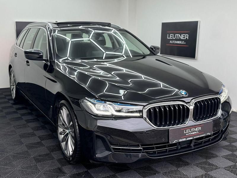 Saphirschwarz Gebraucht 2022 BMW 540 Performance Kombi | 37.500 € (Superpreis) - Bild 1/4