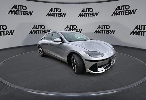 Gebraucht Hyundai Ioniq 6 Techniq 111 kW (151 PS) 2023 Curated silver metallic / met Limousine