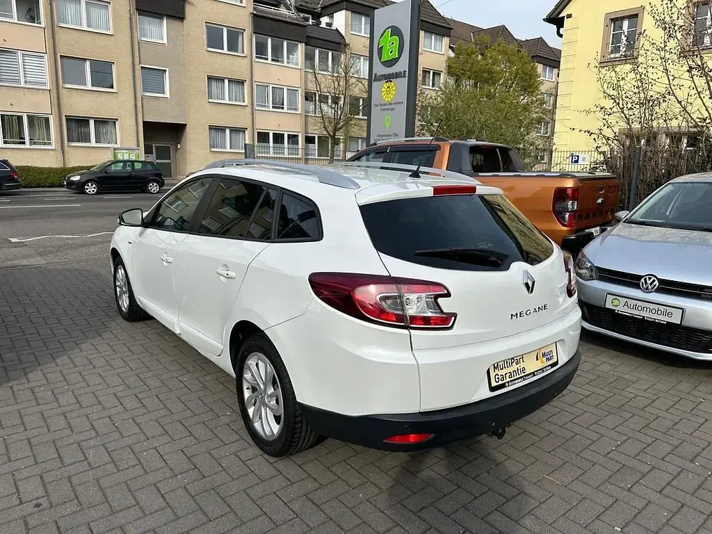 Używany Renault Mégane LIMITED 110 KM (80 kW) 2015 Biały Sedan/Limuzyna