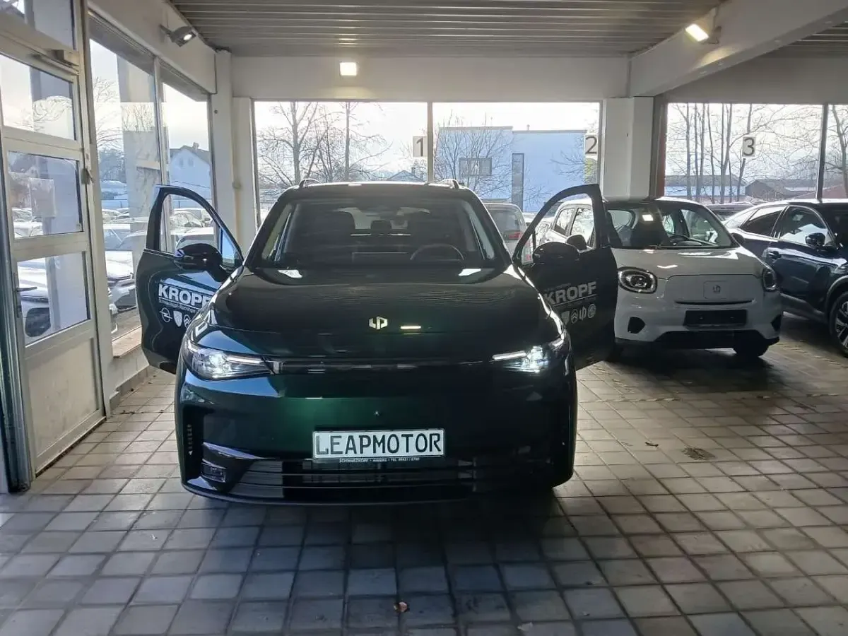Gebraucht Leapmotor C10 160 kW (218 PS) 2025 Glazed green SUV