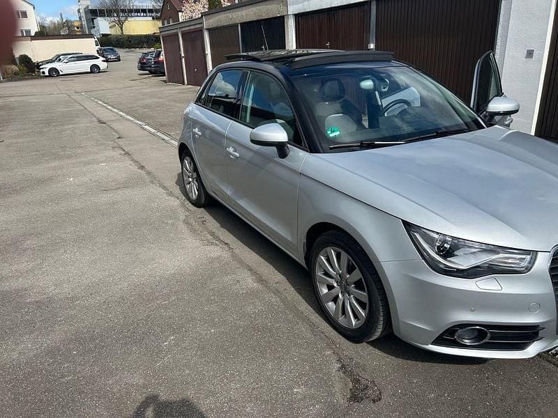 Gebraucht Audi A1 Sportback Attraction 122 PS (89 kW) 2012 Silber Kleinwagen