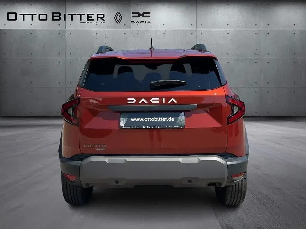 Neu Dacia Duster Journey 158 PS (116 kW) 2025 Grau SUV