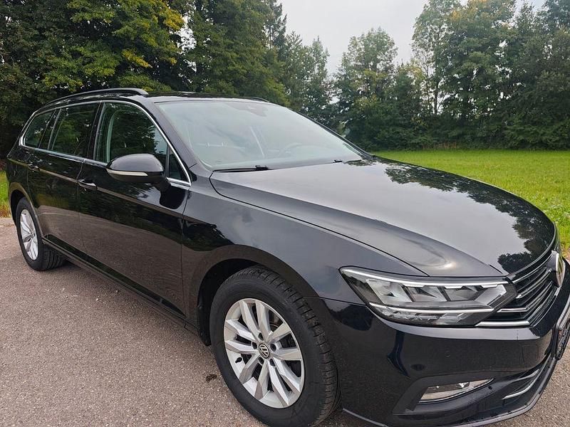 Schwarz Gebraucht 2020 VW Passat Business Kombi | 18.790 € (Fairer Preis) - Bild 1/4