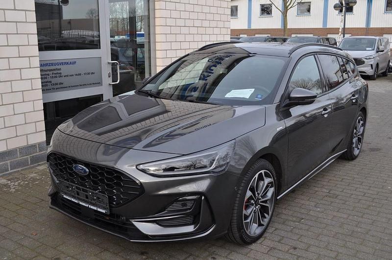 Gebraucht Ford Focus ST-Line X 155 PS (114 kW) 2025 Grau Limousine