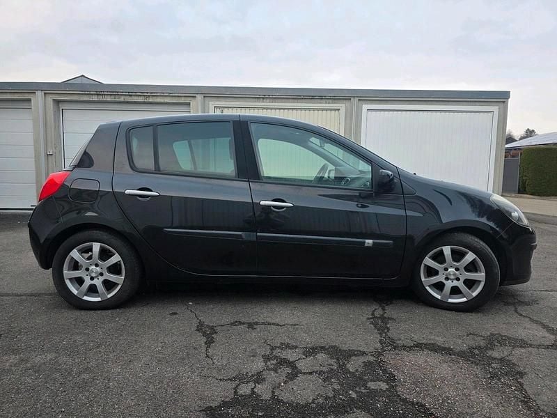Gebraucht Renault Clio III 101 PS (74 kW) 2008 Schwarz Kleinwagen
