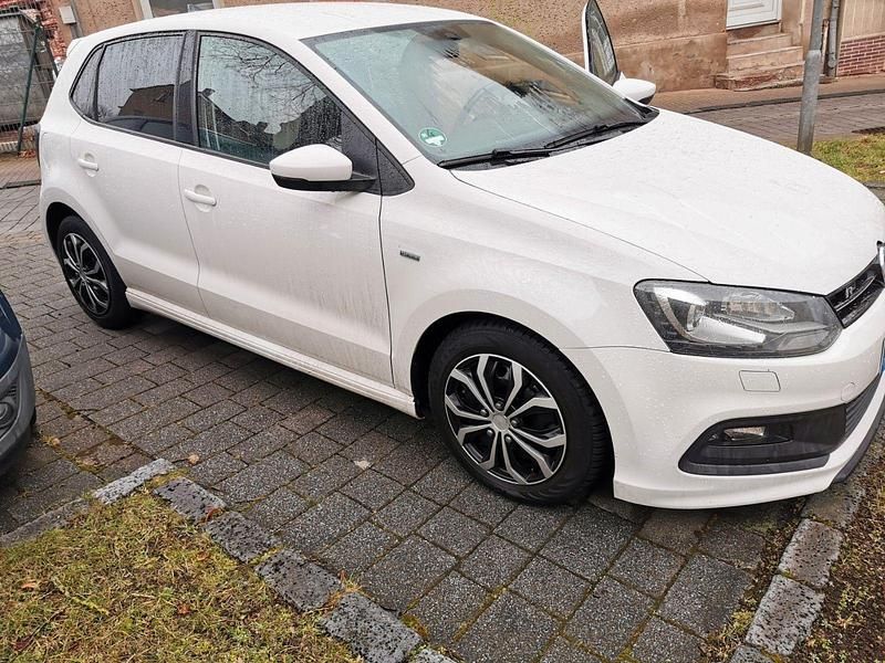 Weiß Gebraucht 2014 VW Polo Kleinwagen | 8.900 € (Fairer Preis) - Bild 1/4