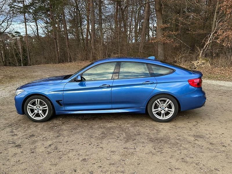 Gebraucht BMW 330 M Sport 252 PS (185 kW) 2016 Blau Limousine