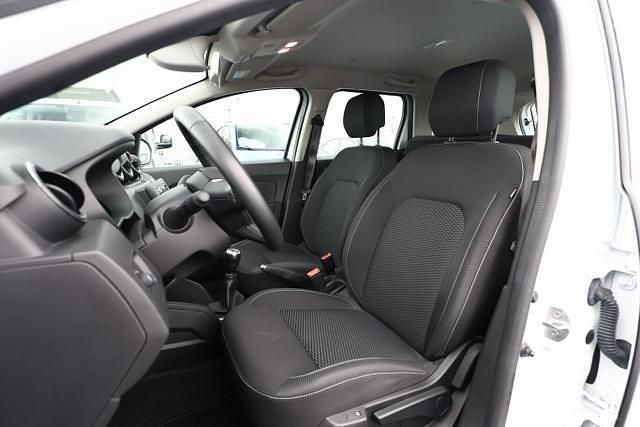 Gebraucht Dacia Duster Comfort 114 PS (83 kW) 2018 Gletscherweiß gletscherweiß SUV