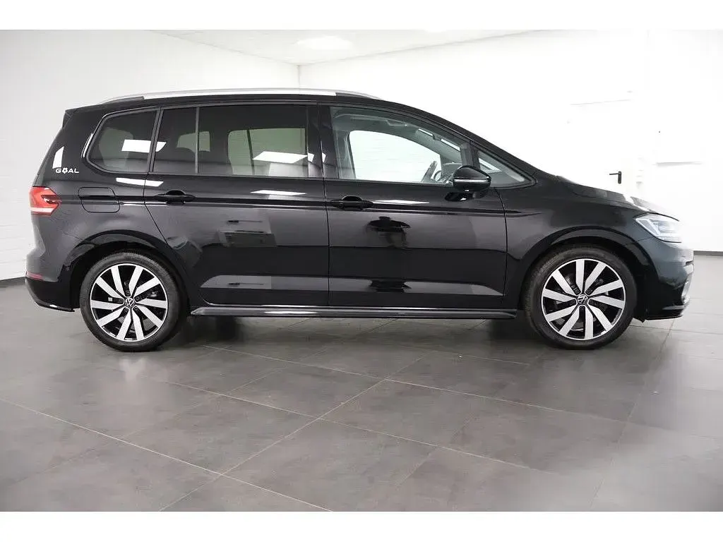Gebraucht VW Touran R-line 150 PS (110 kW) 2025 Schwarz Van / Kleinbus