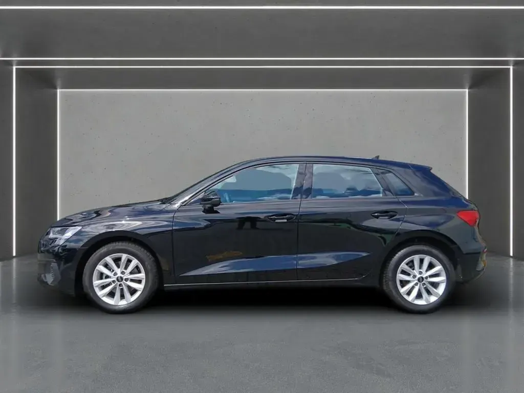 Gebraucht Audi A3 110 PS (80 kW) 2023 Brillantschwarz Limousine