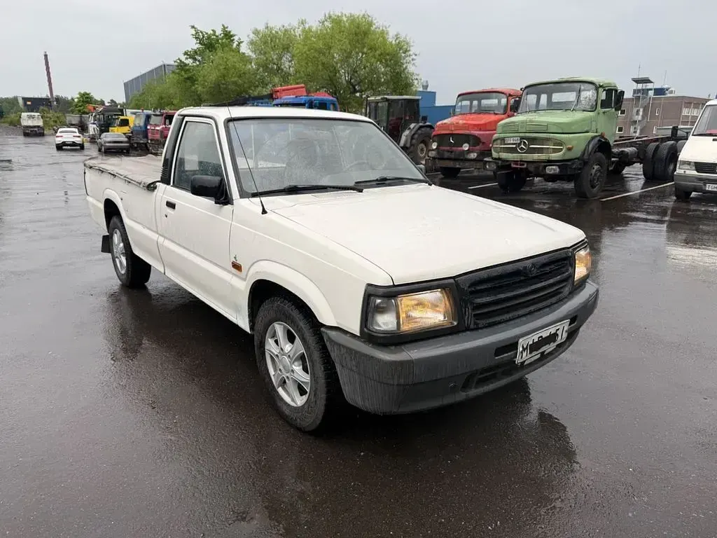 Gebraucht Mazda B Series 86 PS (63 kW) 1997 Weiß Pickup