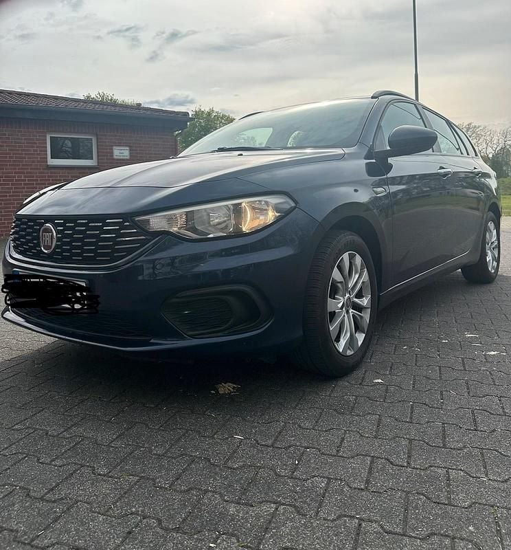 Gebraucht Fiat Tipo 95 PS (69 kW) 2018 Blau Kombi