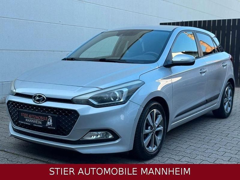 Gebraucht Hyundai i20 YES! 84 PS (61 kW) 2015 Silber Limousine