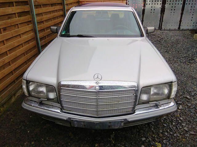 Gebraucht Mercedes 380 204 PS (150 kW) 1984 Silber Limousine