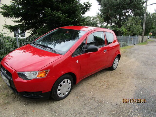 Gebraucht Mitsubishi Colt 75 PS (55 kW) 2009 Rot Limousine