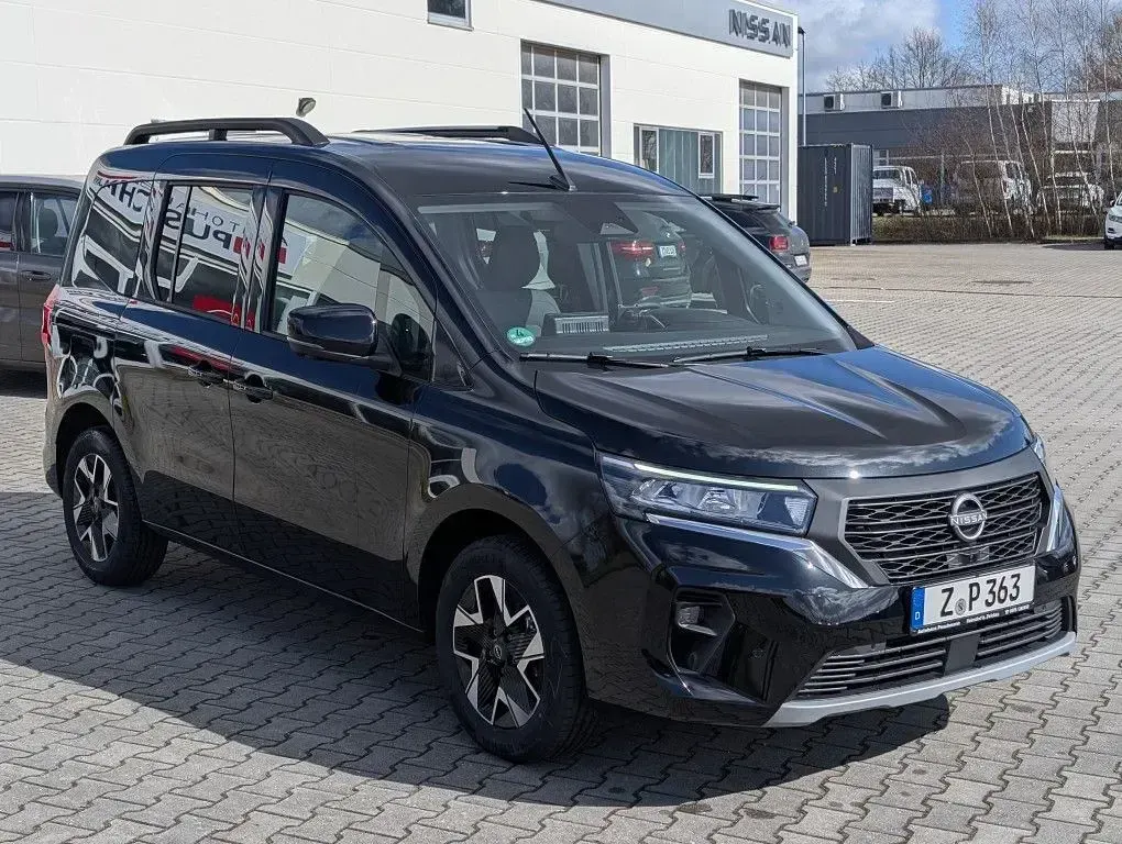 Neu Nissan Townstar Tekna 131 PS (96 kW) 2025 Schwarz Kombi