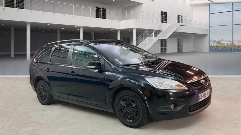 Schwarz Gebraucht 2010 Ford Focus Style Limousine | 1.400 € (Fairer Preis) - Bild 1/4