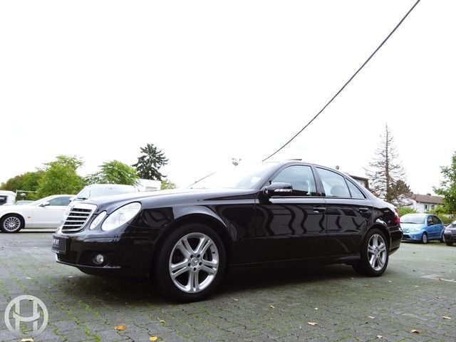 Schwarz Gebraucht 2007 Mercedes E200 Limousine | 8.500 € (Etwas zu teuer) - Bild 1/4