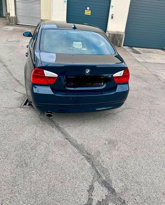 Gebraucht BMW 320 150 PS (110 kW) 2006 Grau Limousine