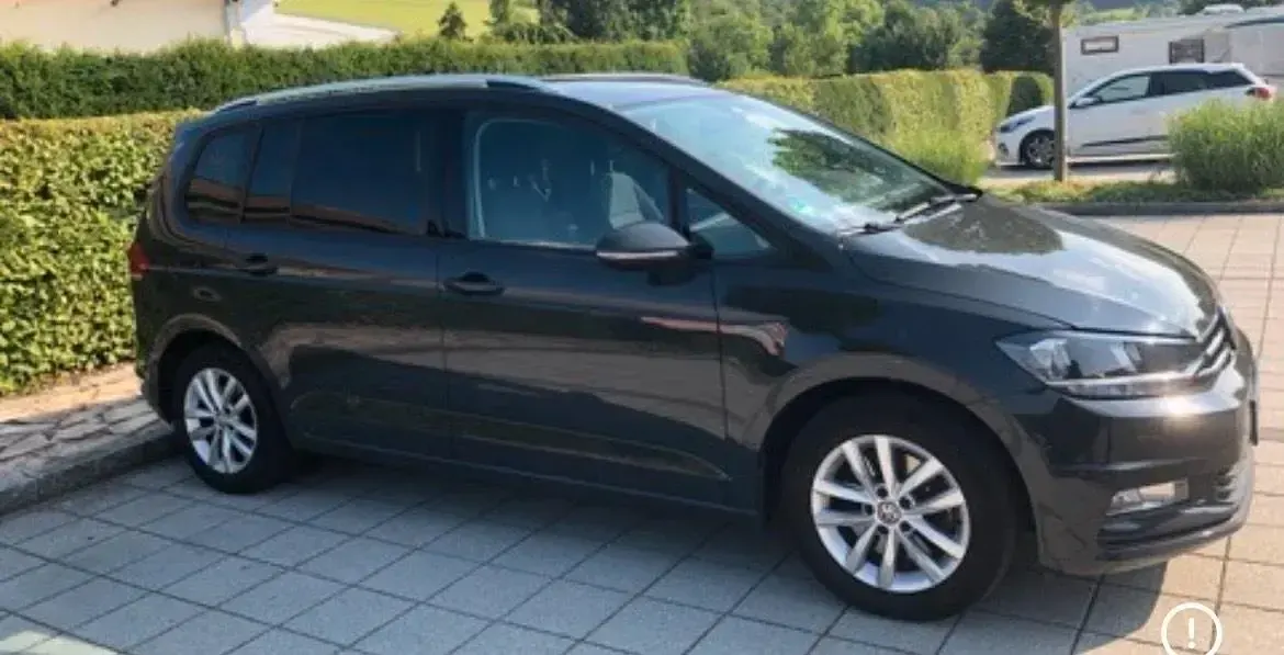 Gebraucht VW Touran Comfortline 116 PS (85 kW) 2017 Grau Van / Kleinbus