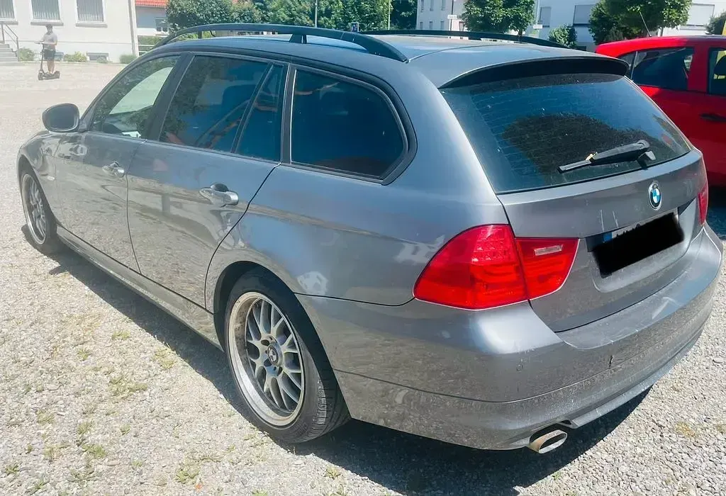 Gebraucht BMW 318 Performance 143 PS (105 kW) 2009 Silber Kombi