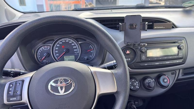 Gebraucht Toyota Yaris Cool 69 PS (50 kW) 2014 Weiß Kleinwagen