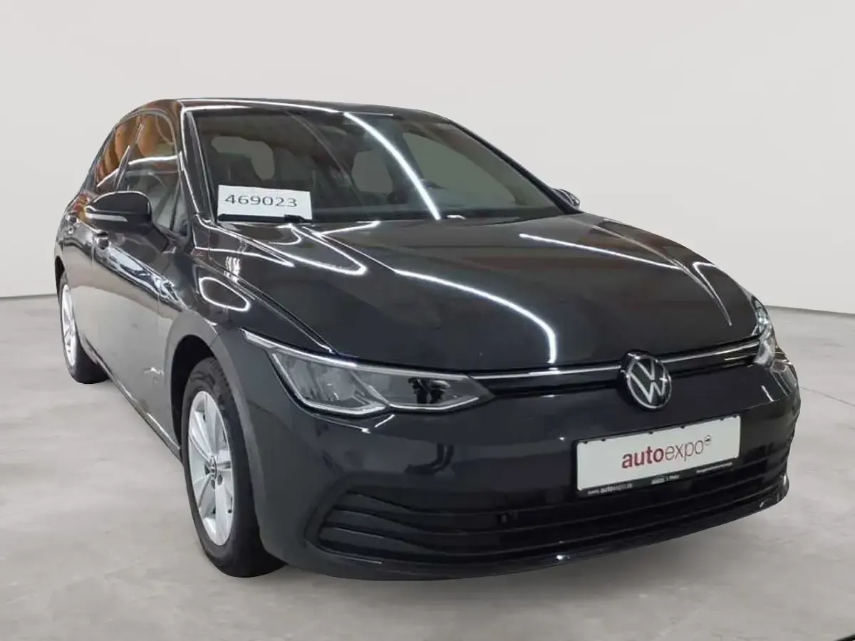 Używany VW Golf VIII Life 150 KM (110 kW) 2023 Sedan/Limuzyna