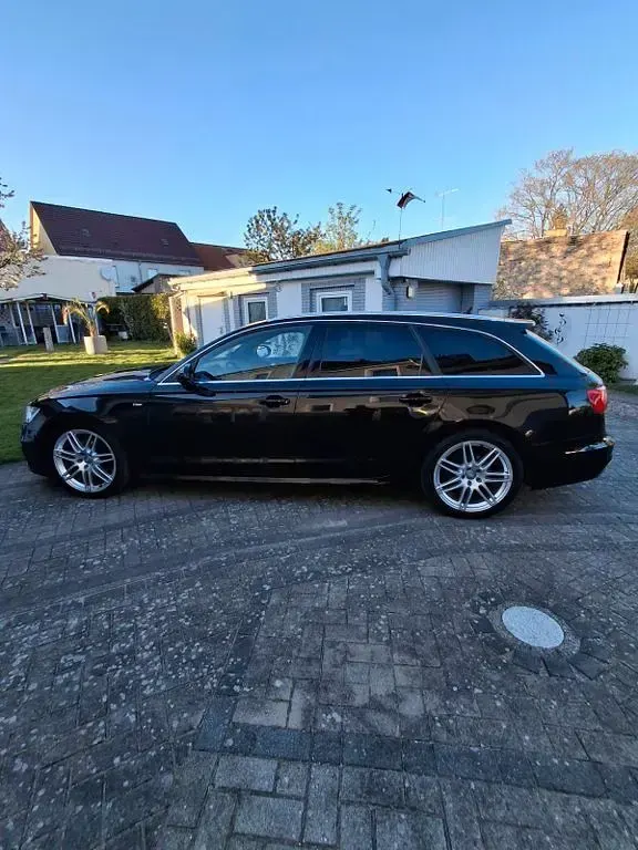 Gebraucht Audi A6 Ambiente 204 PS (150 kW) 2014 Schwarz Kombi