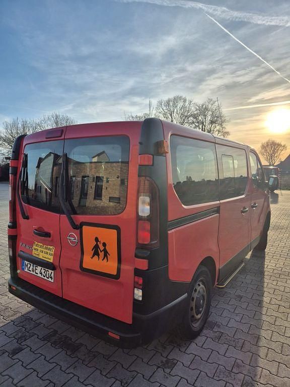 Gebraucht Opel Vivaro 90 PS (66 kW) 2015 Rot Van / Kleinbus