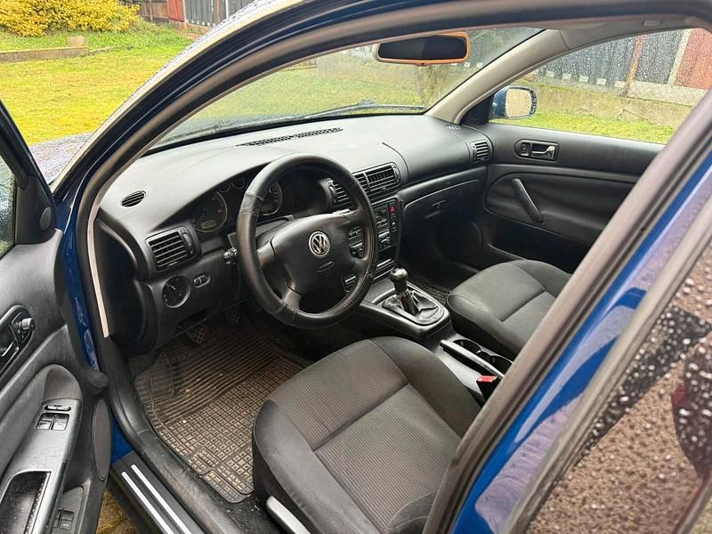 Gebraucht VW Passat 101 PS (74 kW) 2003 Blau Kombi