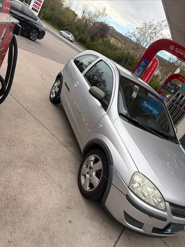 Occasion Opel Corsa 55 ch (40 kW) 2004 Argent Citadine