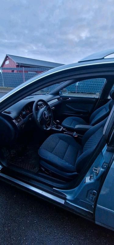 Gebraucht Audi A6 130 PS (95 kW) 2003 Blau Limousine