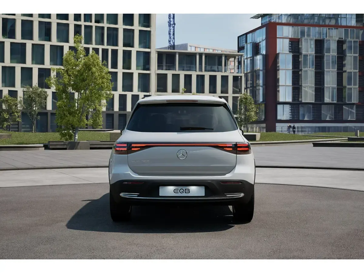 Gebraucht Mercedes EQB250+ Advanced 140 kW (191 PS) 2025 Weiß SUV