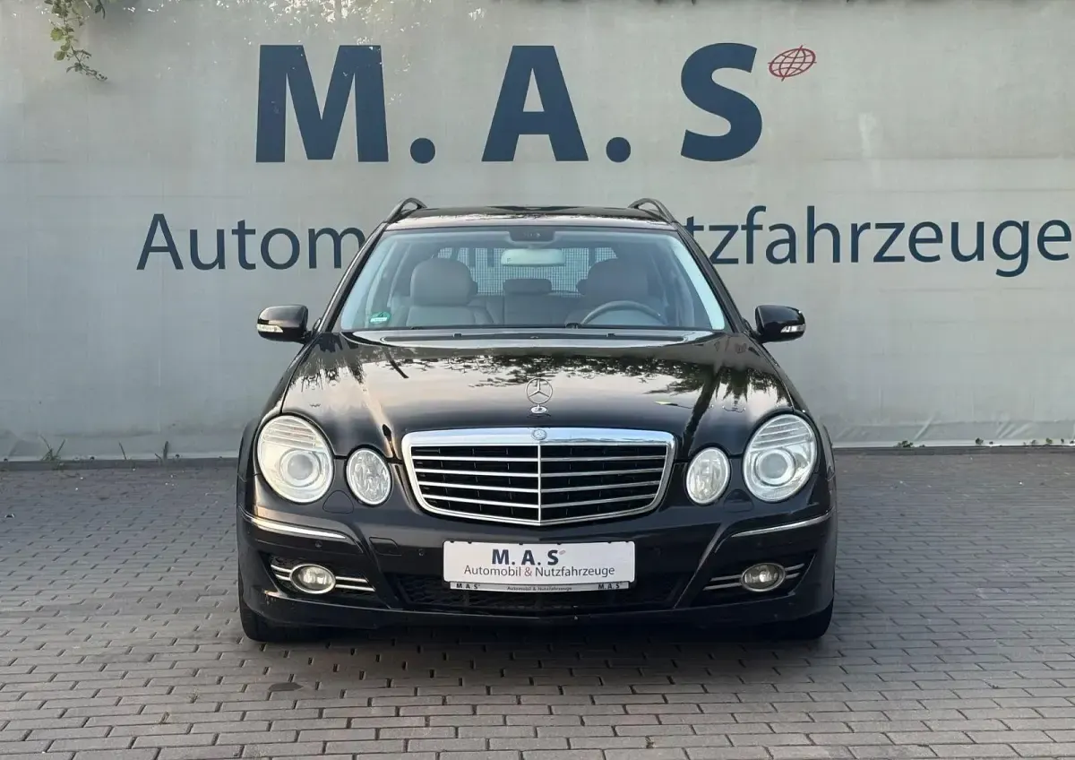 Gebraucht Mercedes E280 190 PS (139 kW) 2008 Schwarz Limousine
