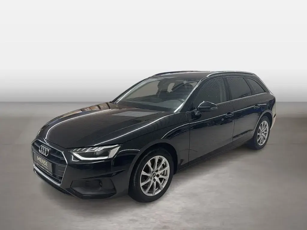 Gebraucht Audi A4 Basis 204 PS (150 kW) 2022 Mythosschwarz Kombi