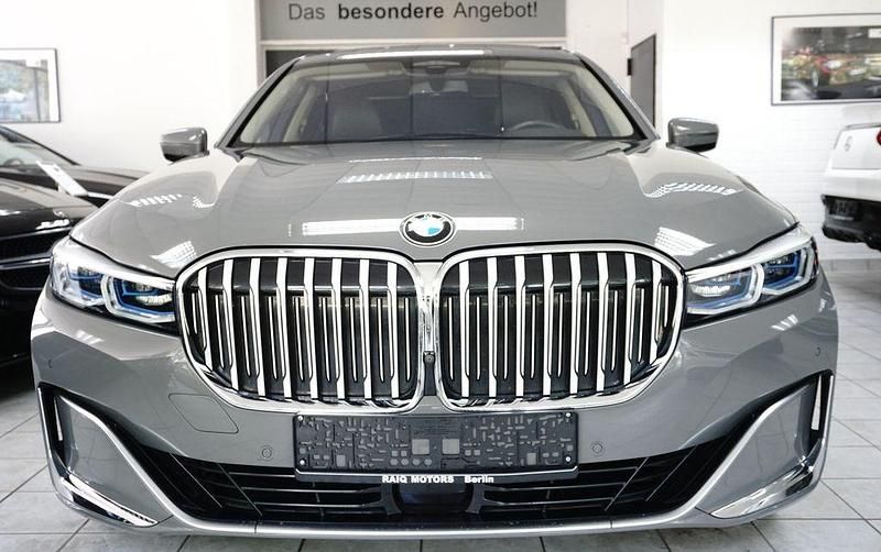Gebraucht BMW 740 Performance 320 PS (235 kW) 2020 Berninagrau bernsteineffekt Limousine