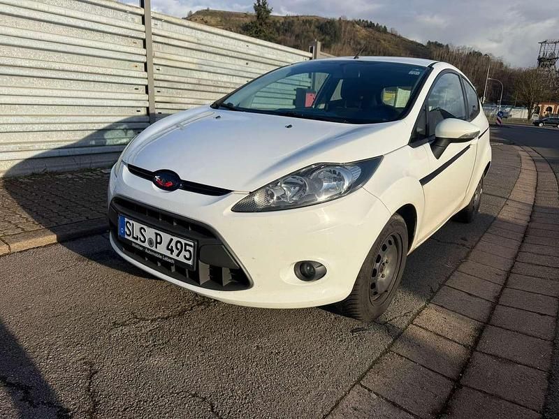 Gebraucht Ford Fiesta Trend 80 PS (58 kW) 2009 Weiß Kleinwagen