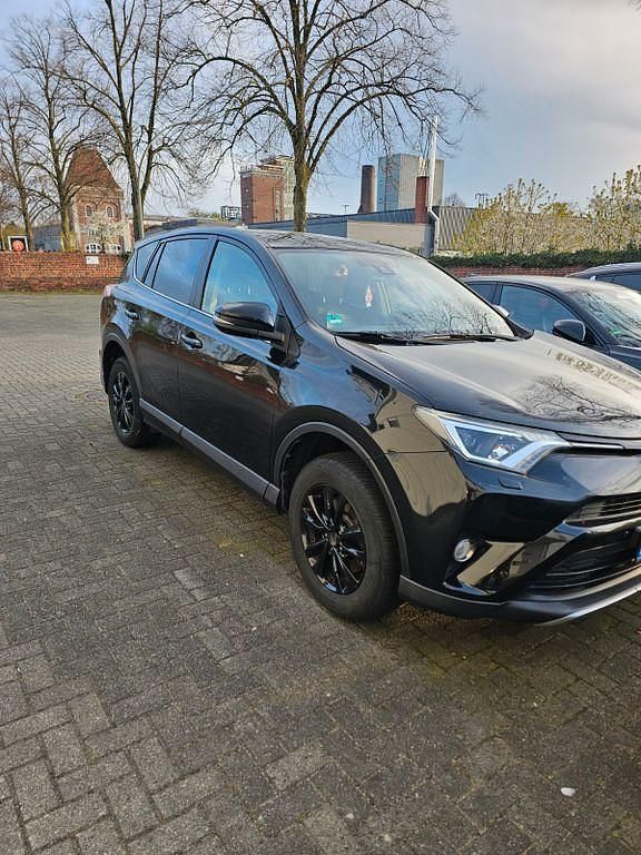 Gebraucht Toyota RAV4 Executive 152 PS (111 kW) 2017 Schwarz SUV