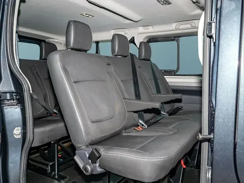 Gebraucht Renault Trafic 150 PS (110 kW) 2025 Grau Van / Kleinbus