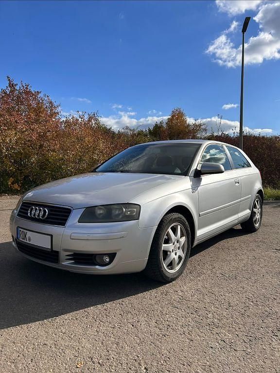 Grau Gebraucht 2003 Audi A3 Limousine | 2.900 € (Fairer Preis) - Bild 1/4