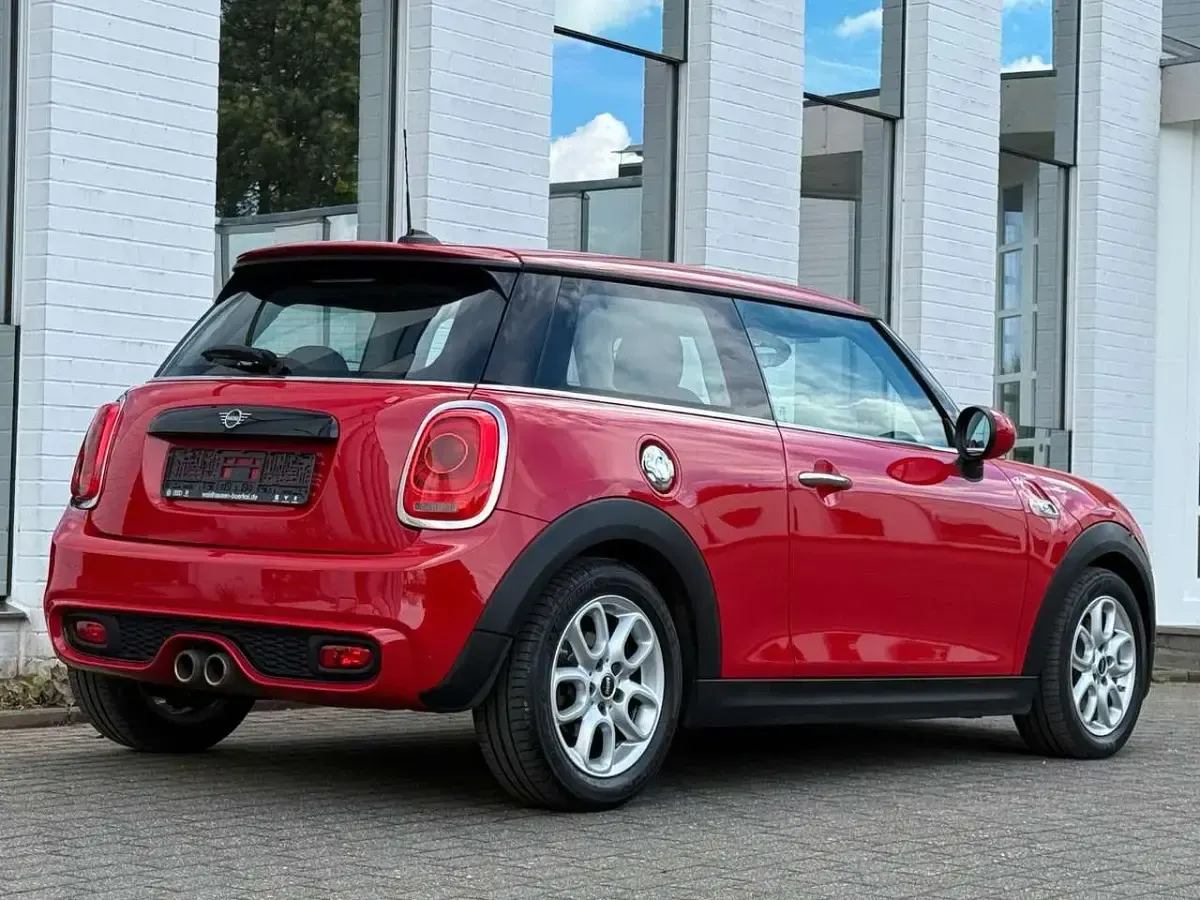 Używany Mini Cooper S 192 KM (141 kW) 2019 Czerwony Hatchback