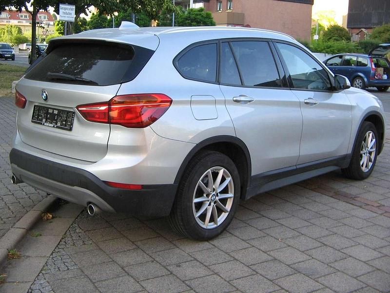 Gebraucht BMW X1 Advantage 150 PS (110 kW) 2018 Glaciersilber metallic SUV