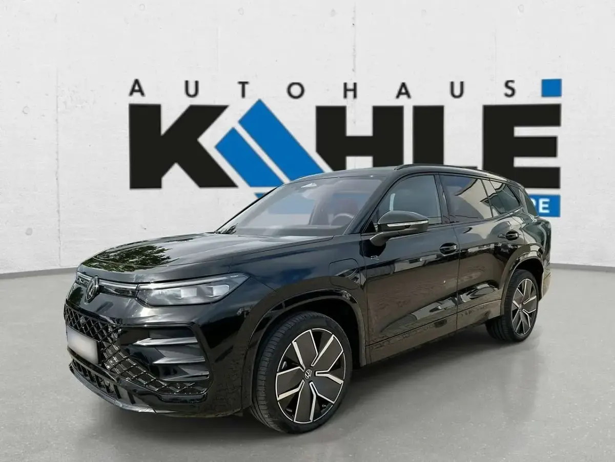 Gebraucht VW Tayron R-line 177 PS (130 kW) 2026 Grenadillschwarz metallic SUV