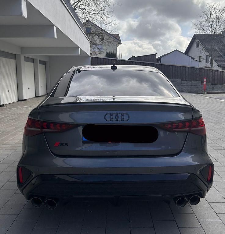 Gebraucht Audi S3 Ambiente 333 PS (244 kW) 2024 Grau Limousine