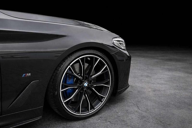 Gebraucht BMW 550 530 PS (389 kW) 2020 Grau Limousine