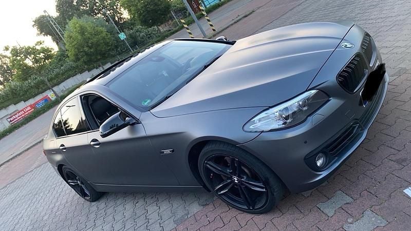 Gebraucht BMW 520 190 PS (139 kW) 2016 Grau Limousine