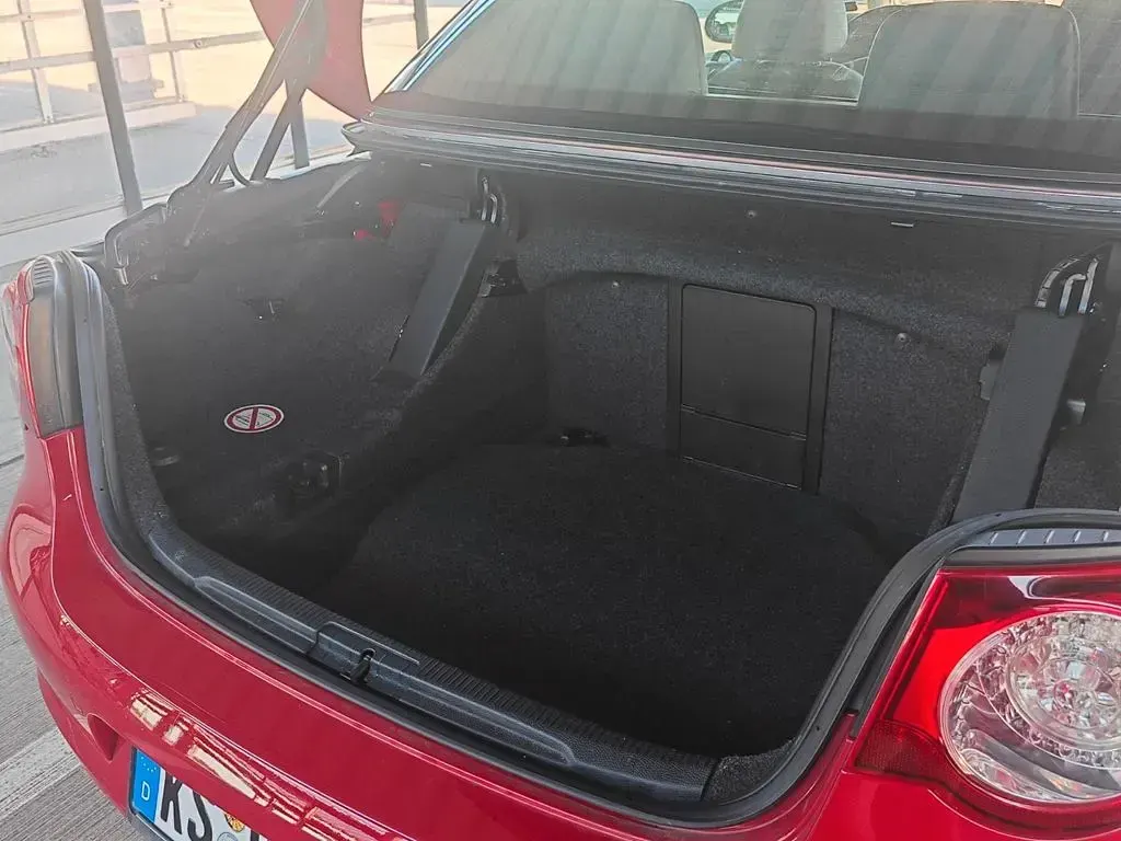 Gebraucht VW Eos 116 PS (85 kW) 2007 Rot Cabrio